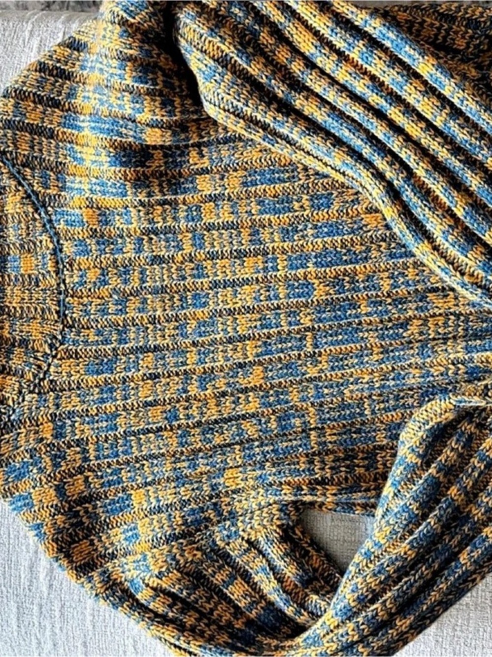 Urban Outfitters Blue & Yellow Knit Shrug Size Small